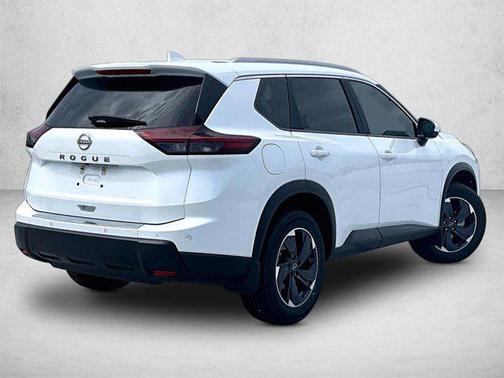 Everest White Pearl 2025 Nissan Rogue SV