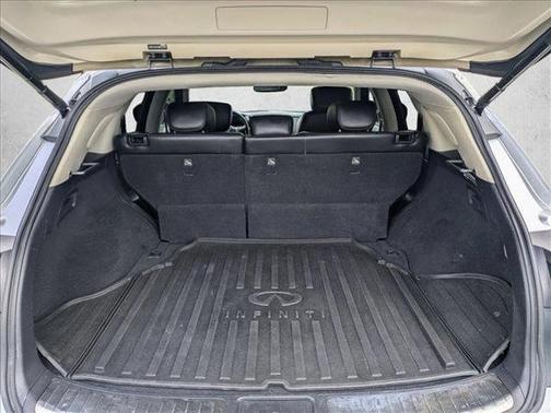 2016 INFINITI QX70 Base