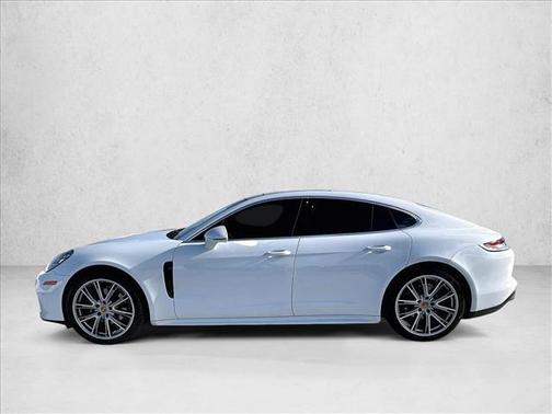 2023 Porsche Panamera 4