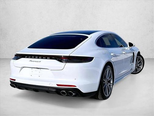 2023 Porsche Panamera 4