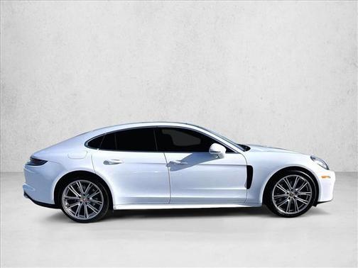 2023 Porsche Panamera 4