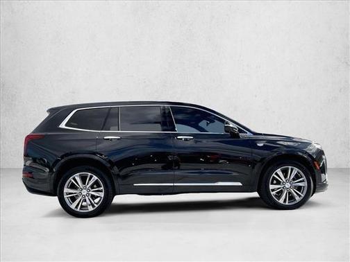 2022 Cadillac XT6 Premium Luxury FWD