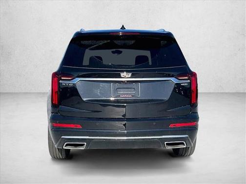 2022 Cadillac XT6 Premium Luxury FWD
