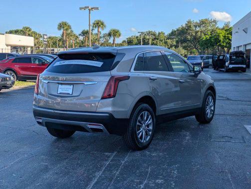 2022 Cadillac XT5 Premium Luxury