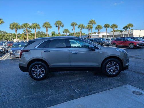 2022 Cadillac XT5 Premium Luxury