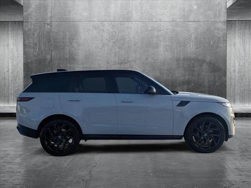 2024 Land Rover Range Rover Sport SE