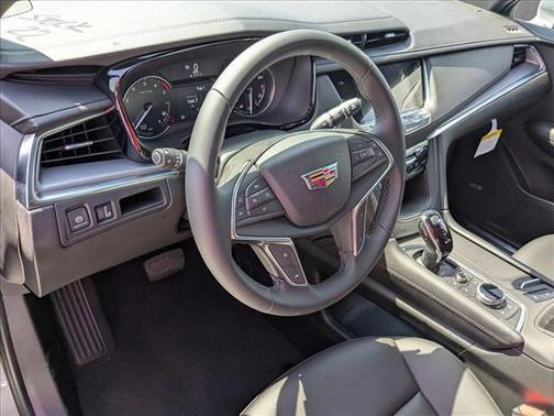 2025 Cadillac XT5 Luxury