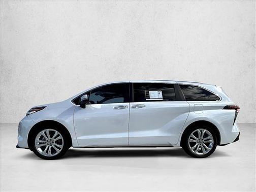2023 Toyota Sienna Platinum 7 Passenger