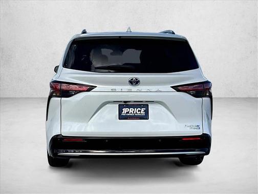 2023 Toyota Sienna Platinum 7 Passenger