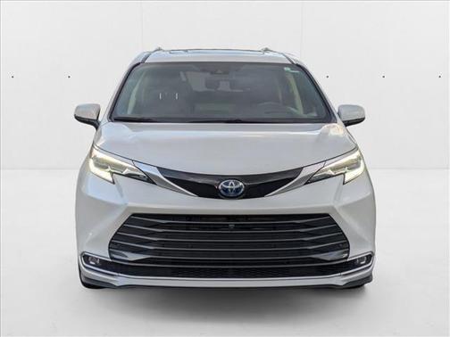 2023 Toyota Sienna Platinum 7 Passenger