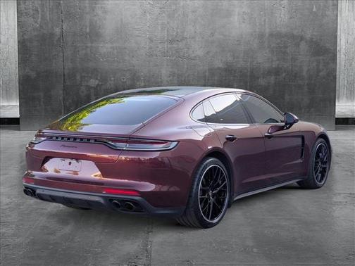 2022 Porsche Panamera RWD