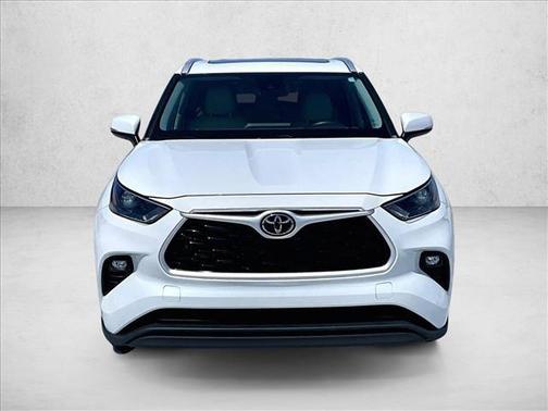 Wind Chill Pearl 2022 Toyota Highlander XLE