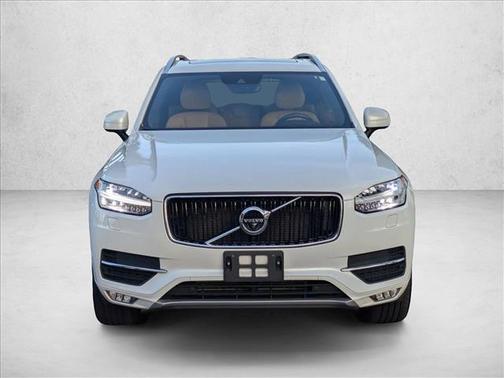 2017 Volvo XC90 T6 Momentum
