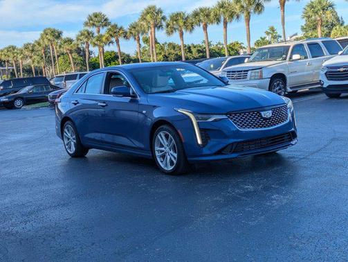 2023 Cadillac CT4 Luxury
