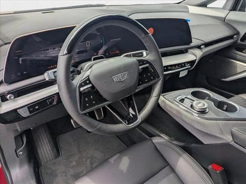 2025 Cadillac OPTIQ Luxury 1 AWD