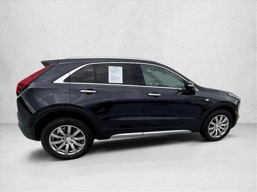 2022 Cadillac XT4 Premium Luxury