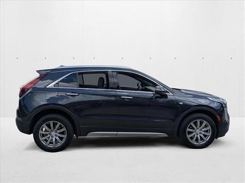 2022 Cadillac XT4 Premium Luxury