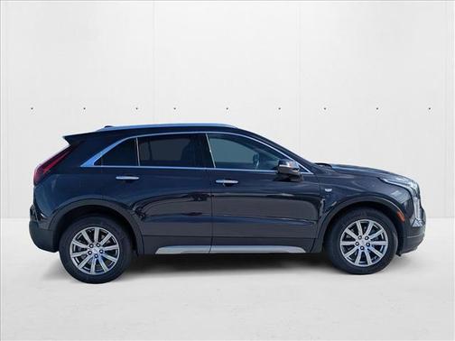 2022 Cadillac XT4 Premium Luxury