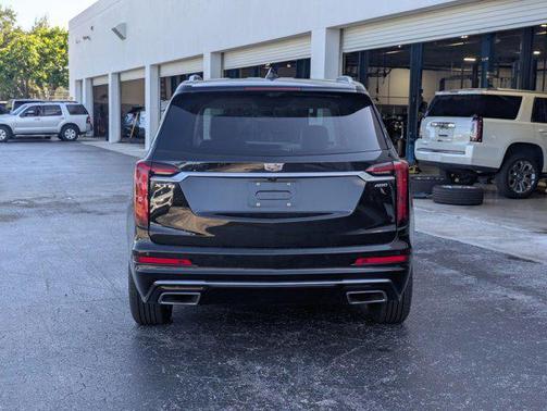 2022 Cadillac XT6 Premium Luxury FWD