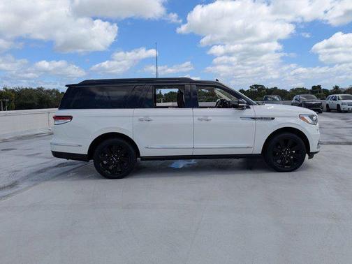 2022 Lincoln Navigator Black Label