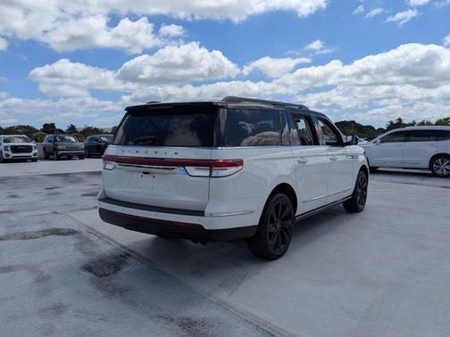 2022 Lincoln Navigator Black Label