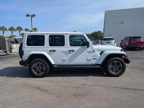 2023 Jeep Wrangler 4-Door Sahara 4x4