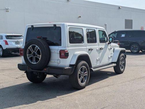 2023 Jeep Wrangler 4-Door Sahara 4x4