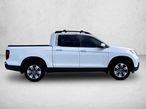 White 2019 Honda Ridgeline RTL-E