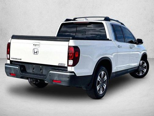 White 2019 Honda Ridgeline RTL-E