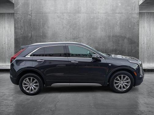 2022 Cadillac XT4 Premium Luxury