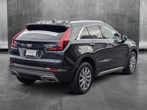 2022 Cadillac XT4 Premium Luxury