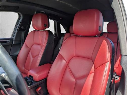 2021 Porsche Macan AWD