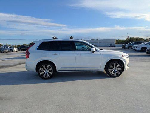 2021 Volvo XC90 Recharge Plug-In Hybrid T8 Inscription 7 Passenger