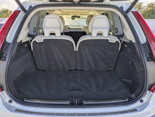 2021 Volvo XC90 Recharge Plug-In Hybrid T8 Inscription 7 Passenger