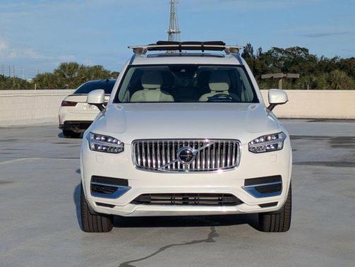 2021 Volvo XC90 Recharge Plug-In Hybrid T8 Inscription 7 Passenger