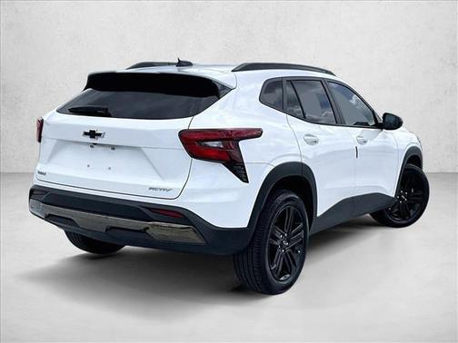 Summit White 2024 Chevrolet Trax FWD ACTIV