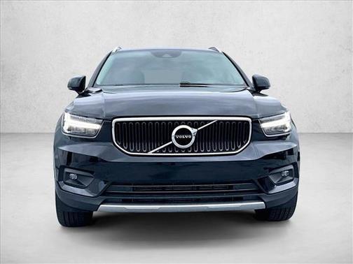 2021 Volvo XC40 T4 Momentum