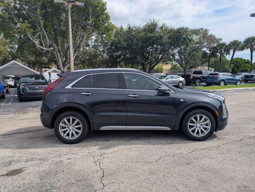 2023 Cadillac XT4 Premium Luxury