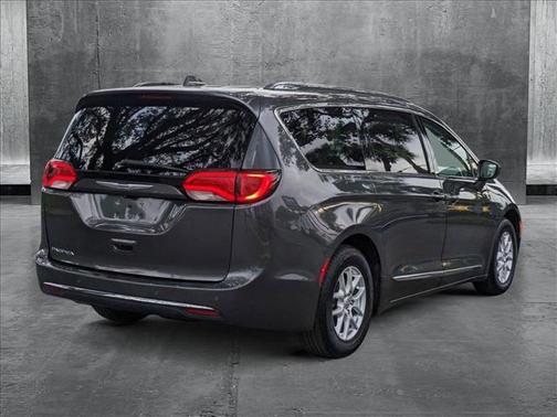 2020 Chrysler Pacifica Touring L