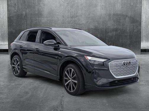 2022 Audi e-tron Premium Plus