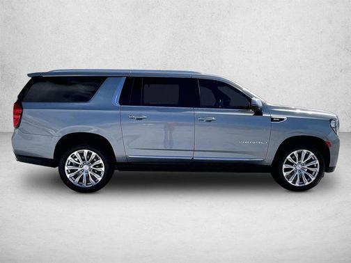 Sterling Metallic 2023 GMC Yukon XL Denali