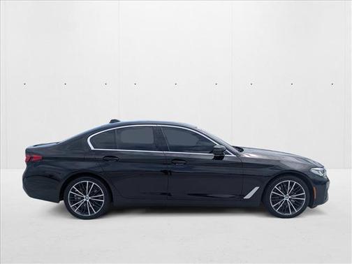2022 BMW 530 i