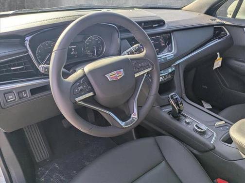 2025 Cadillac XT6 Luxury FWD
