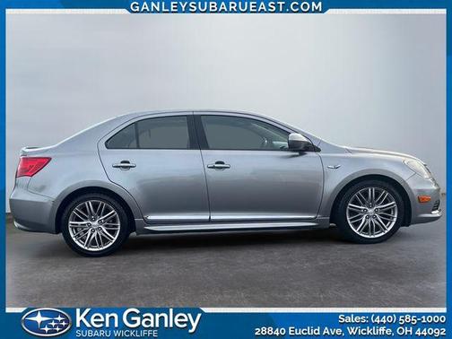 2013 Suzuki Kizashi Sport SLS