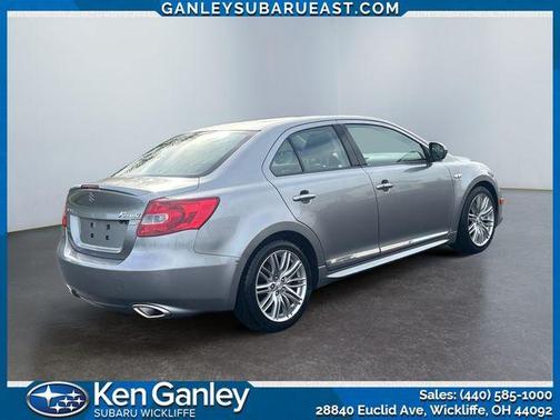 2013 Suzuki Kizashi Sport SLS