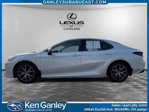 2022 Toyota Camry Hybrid XLE