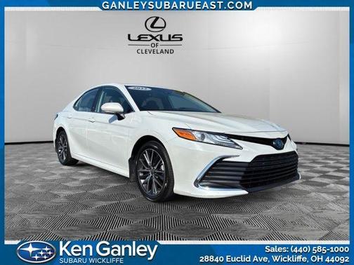 2022 Toyota Camry Hybrid XLE