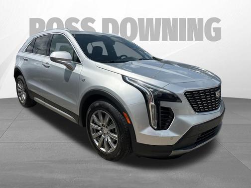 Radiant Silver Metallic 2019 Cadillac XT4 Premium Luxury