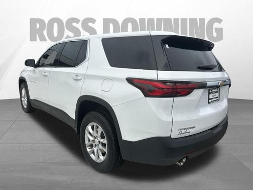 Summit White 2022 Chevrolet Traverse LS