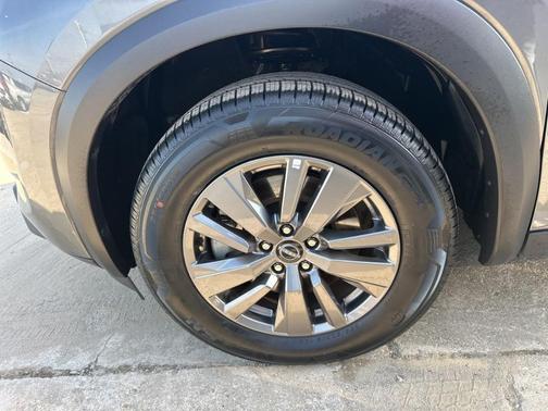 Gun Metallic 2025 Nissan Pathfinder SV